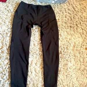 black leggings with pockets